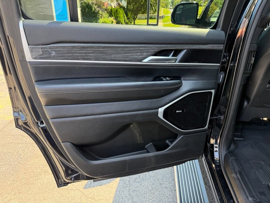 2022 Jeep Wagoneer Series III