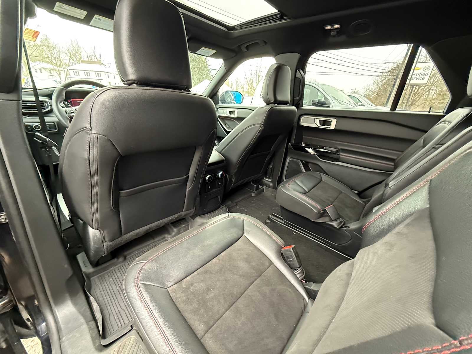 2024 Ford Explorer ST-Line