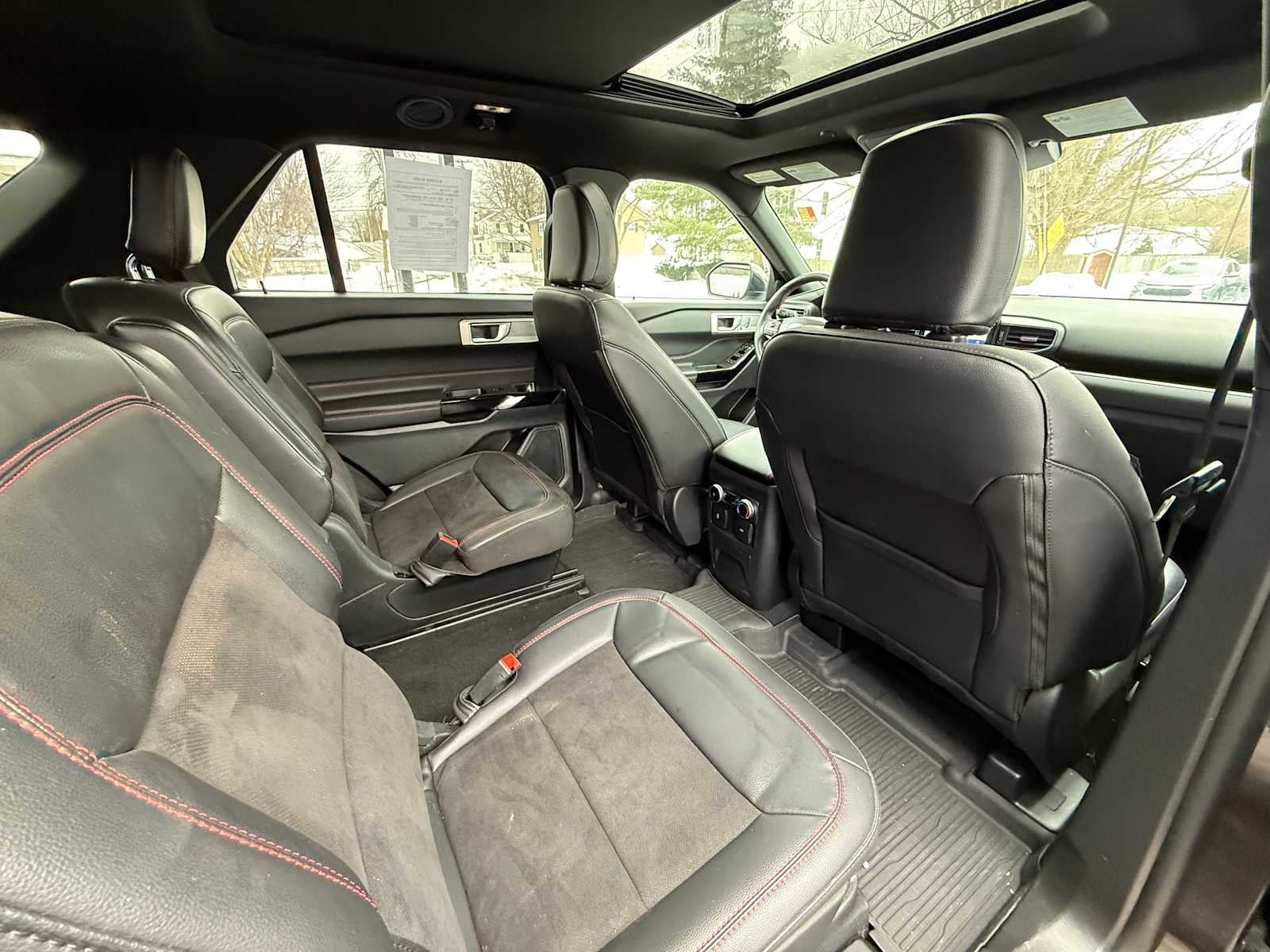 2024 Ford Explorer ST-Line