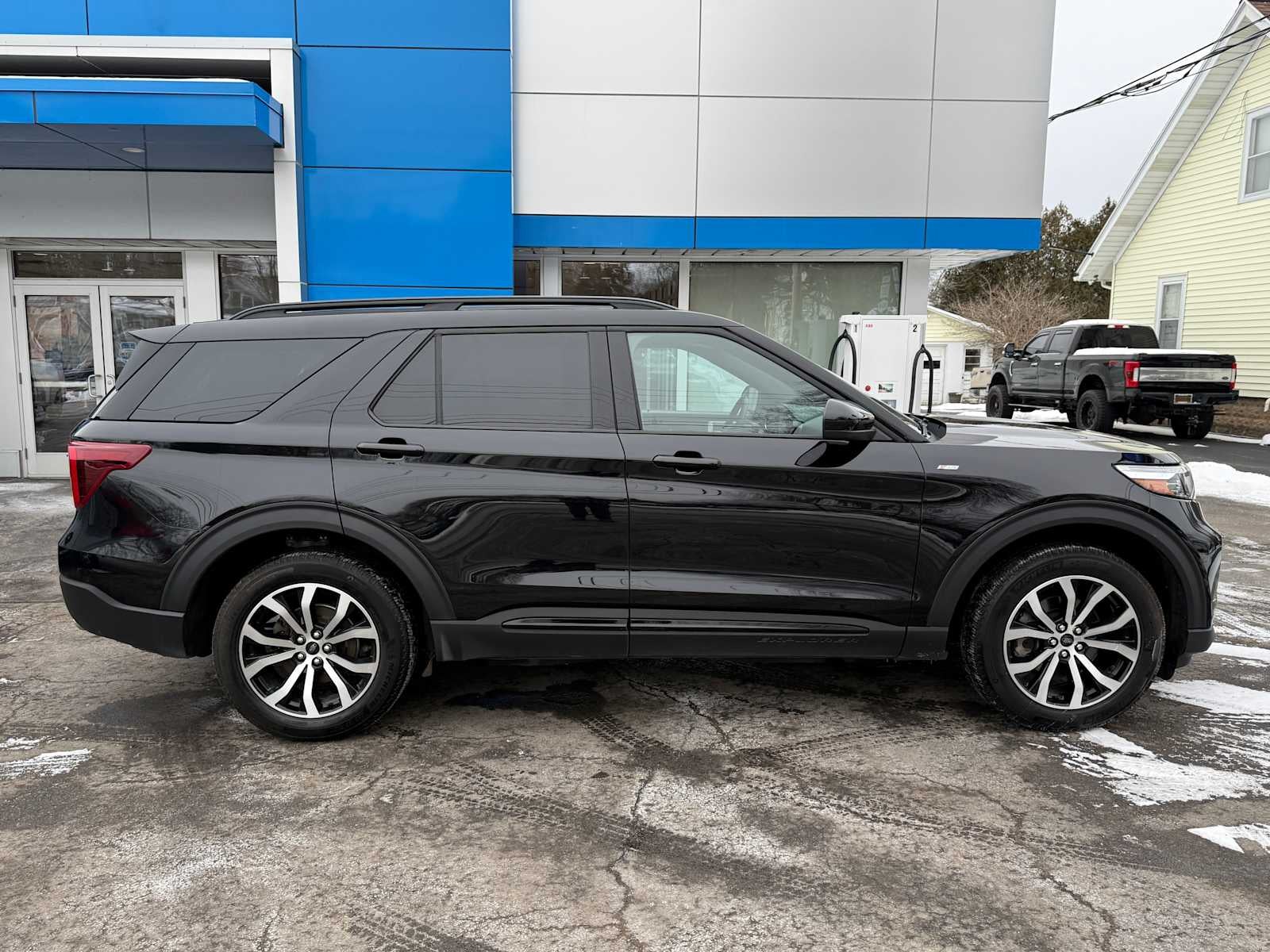 2024 Ford Explorer ST-Line