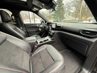 2024 Ford Explorer ST-Line