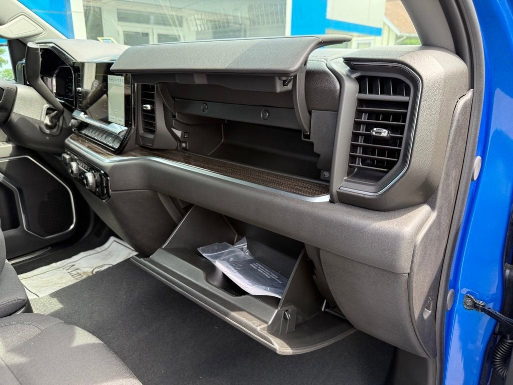 2025 Chevrolet Silverado 1500 LT (2FL)