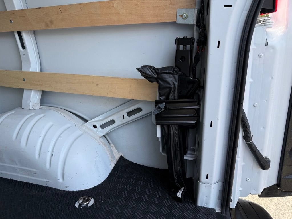 2025 Chevrolet Express Cargo WT