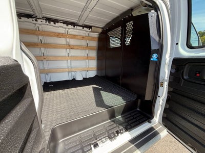 2025 Chevrolet Express Cargo WT
