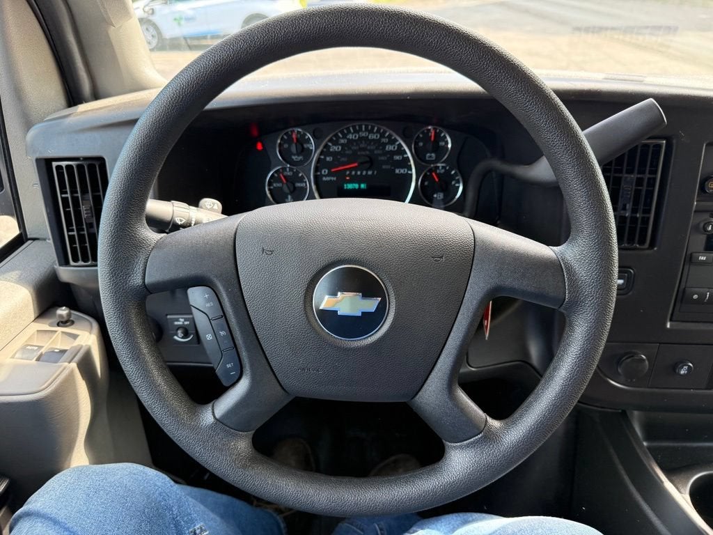 2025 Chevrolet Express Cargo WT
