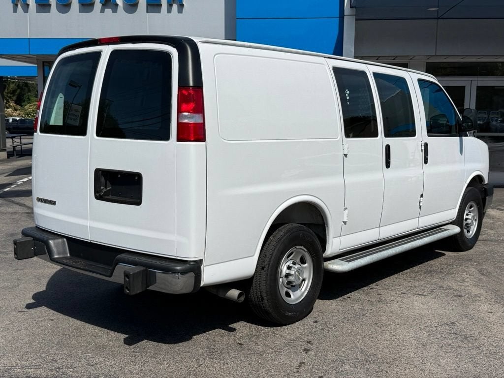 2025 Chevrolet Express Cargo WT