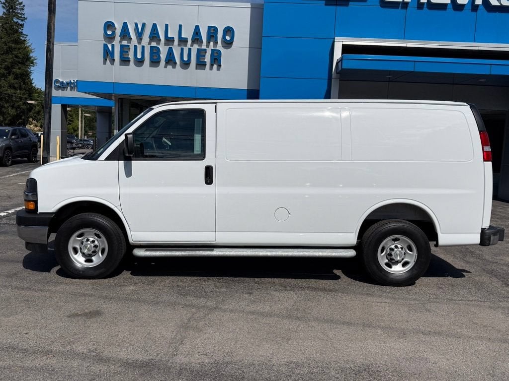2025 Chevrolet Express Cargo WT