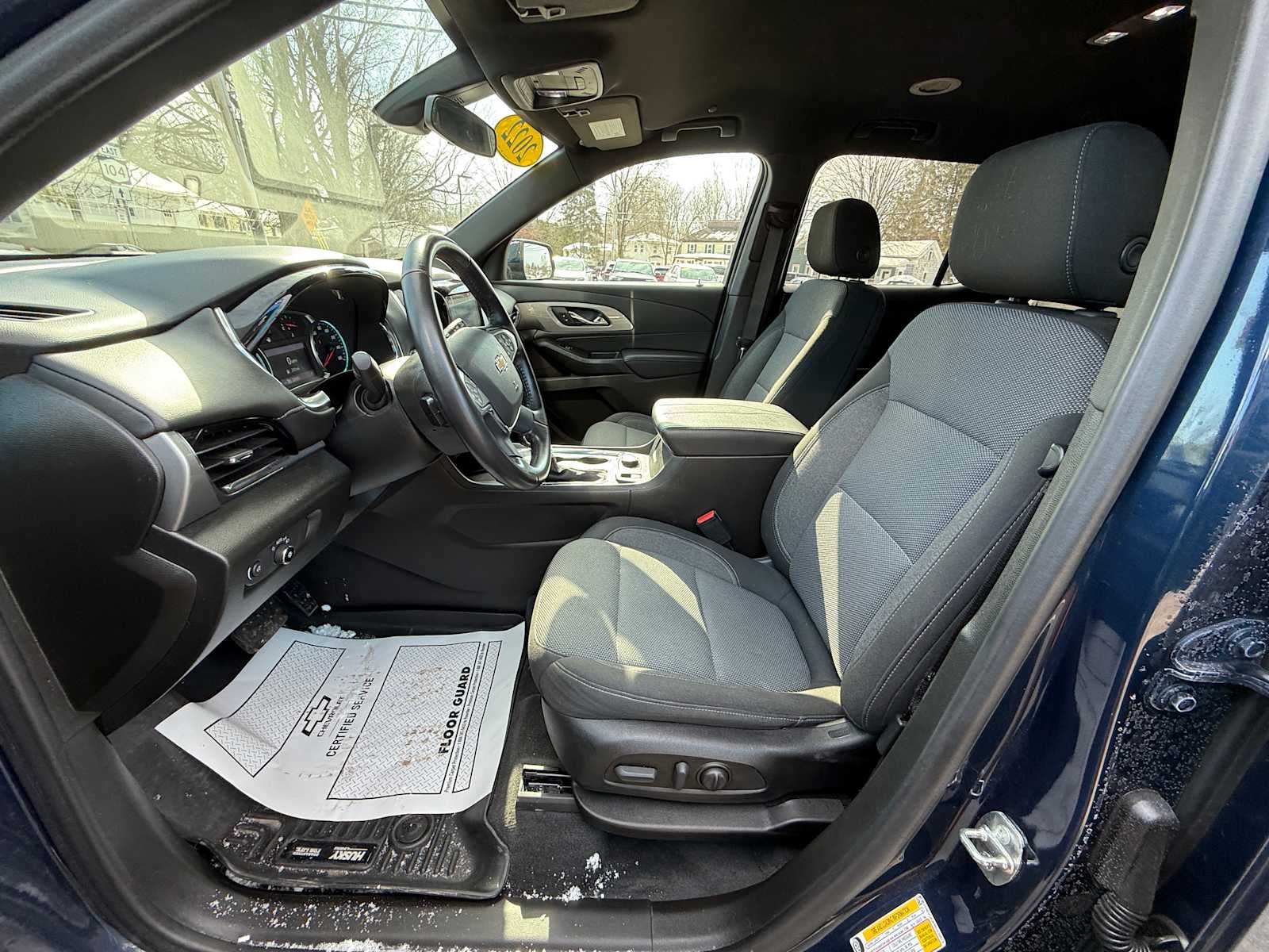 2022 Chevrolet Traverse LT Cloth