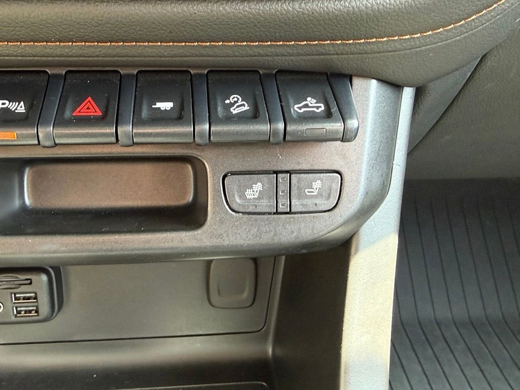2022 GMC Canyon AT4 - Leather