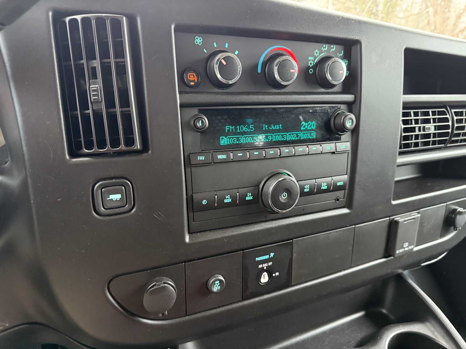 2023 GMC Savana Cargo 2500 Work Van