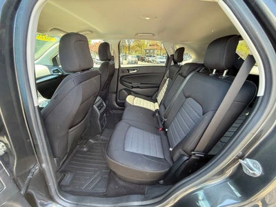 2020 Ford Edge SE