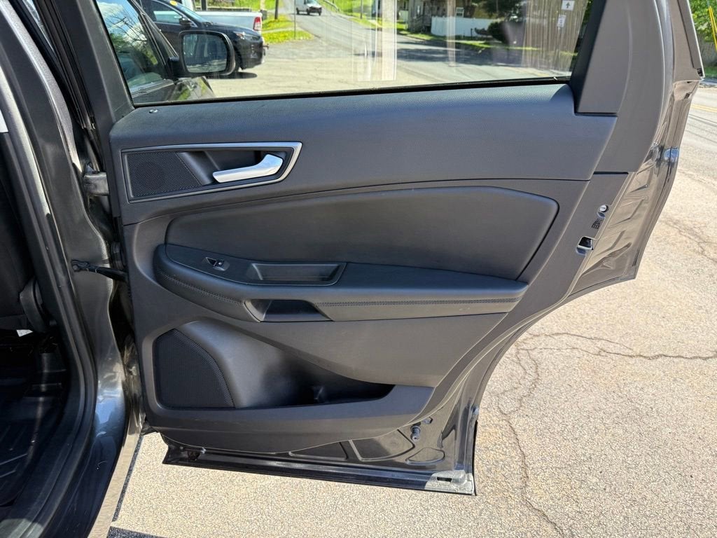 2020 Ford Edge SE