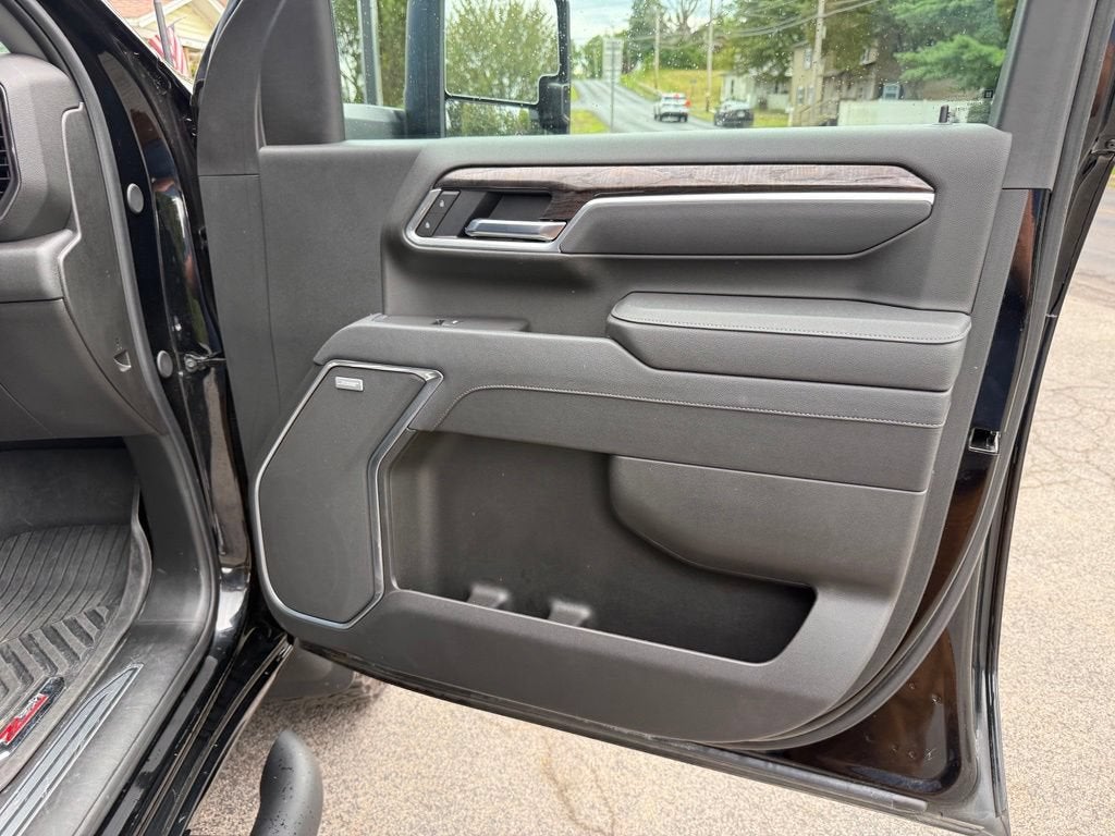 2025 Chevrolet Silverado 3500 HD LTZ
