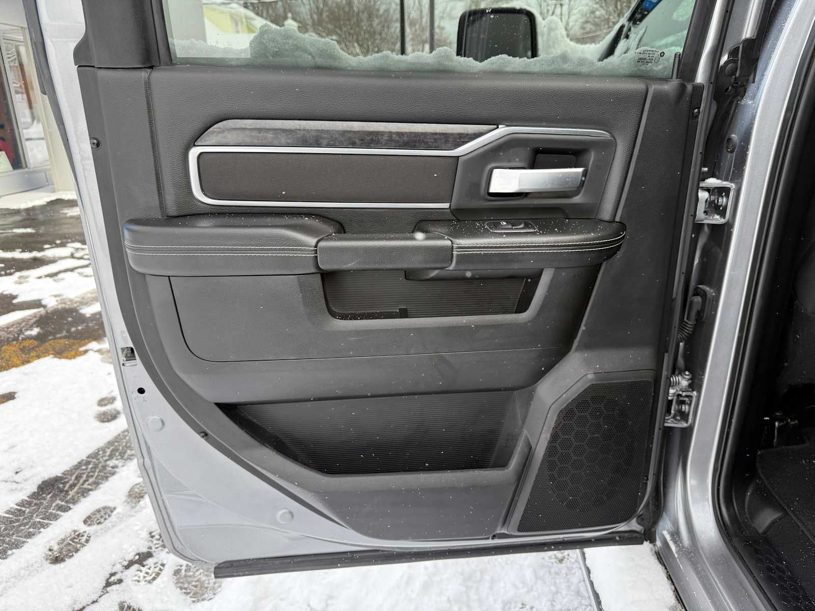 2024 RAM 2500 Big Horn Crew Cab 4x4 6'4" Box