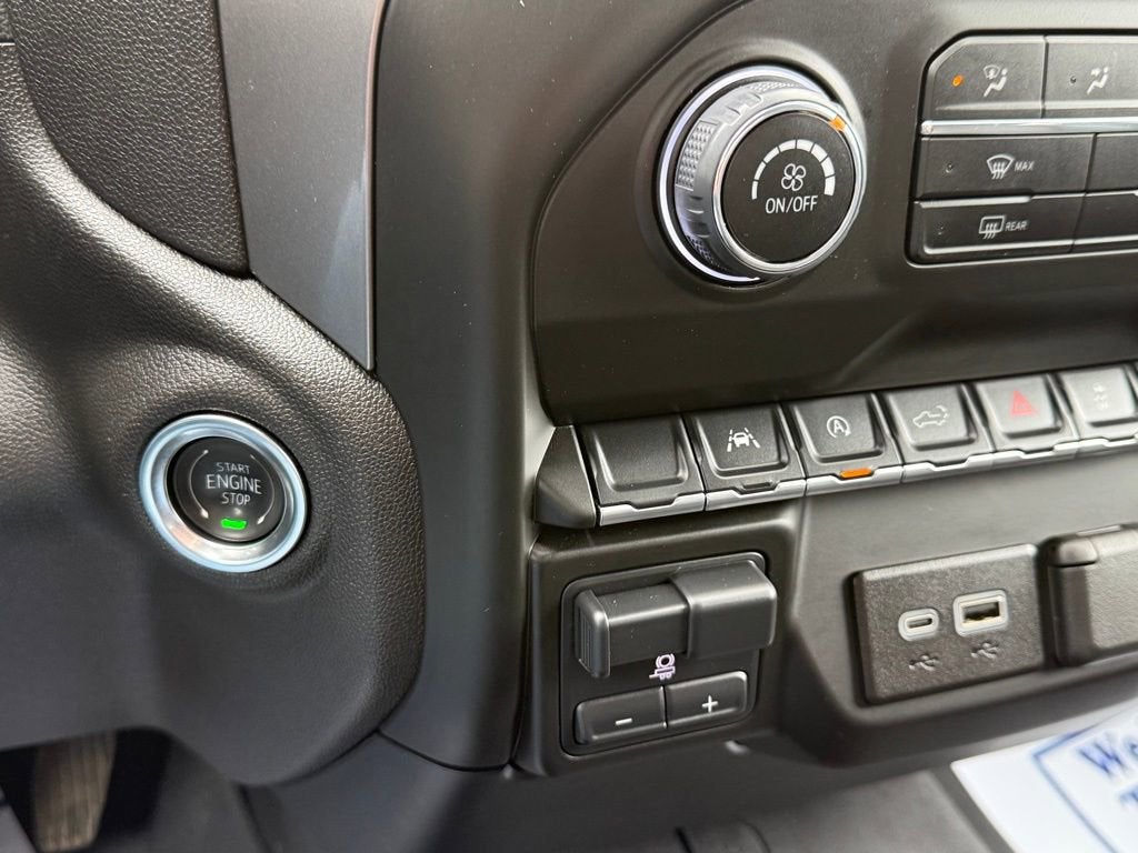 2024 Chevrolet Silverado 1500 Custom Trail Boss