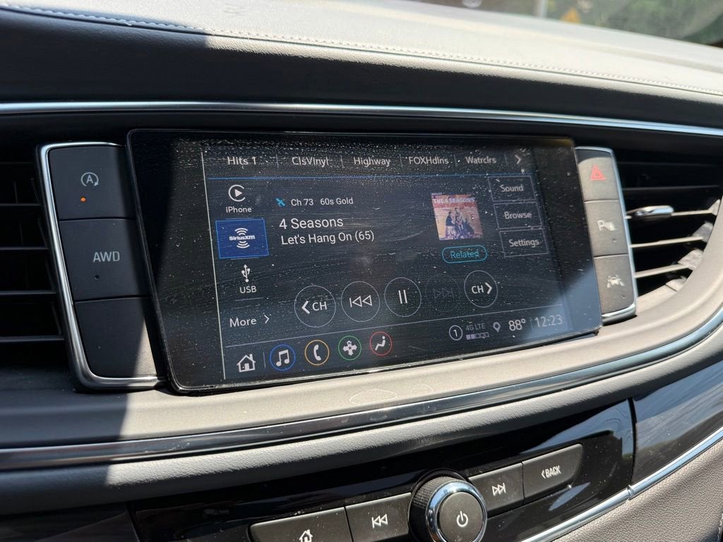 2023 Buick Enclave Essence