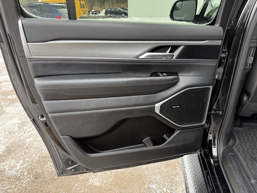 2024 Jeep Wagoneer L Series II Carbide