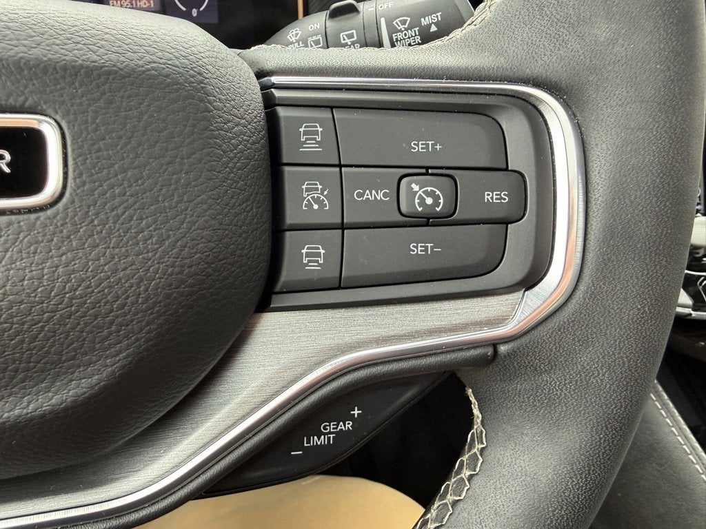 2024 Jeep Wagoneer L Series II Carbide