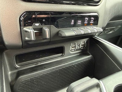 2022 RAM 1500 Big Horn Quad Cab 4x4 6'4" Box