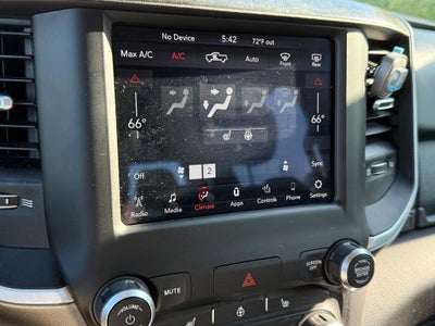 2020 RAM 1500 Big Horn Crew Cab 4x4 5'7" Box