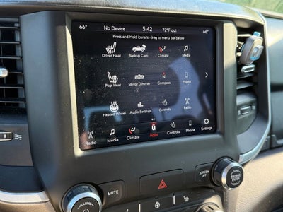 2020 RAM 1500 Big Horn Crew Cab 4x4 5'7" Box