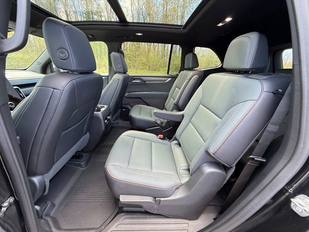 2024 GMC Acadia AT4