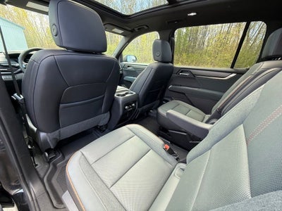 2024 GMC Acadia AT4
