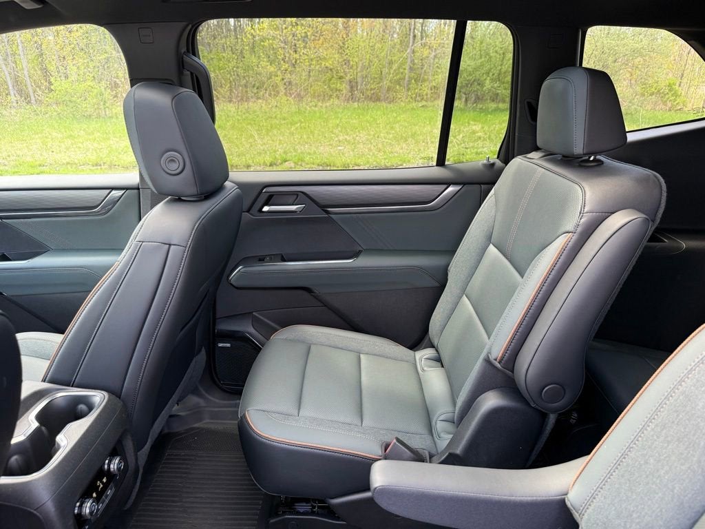 2024 GMC Acadia AT4