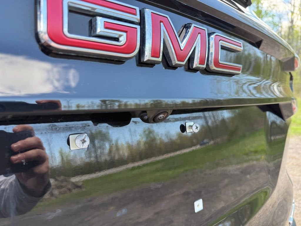 2024 GMC Acadia AT4