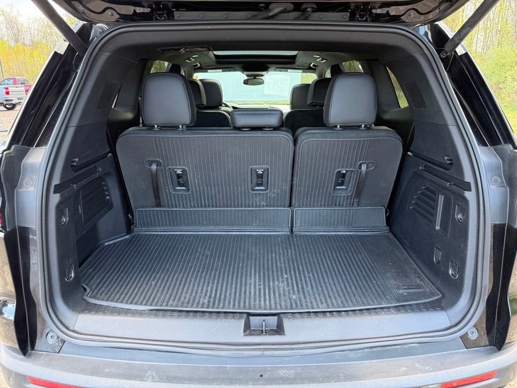 2024 GMC Acadia AT4
