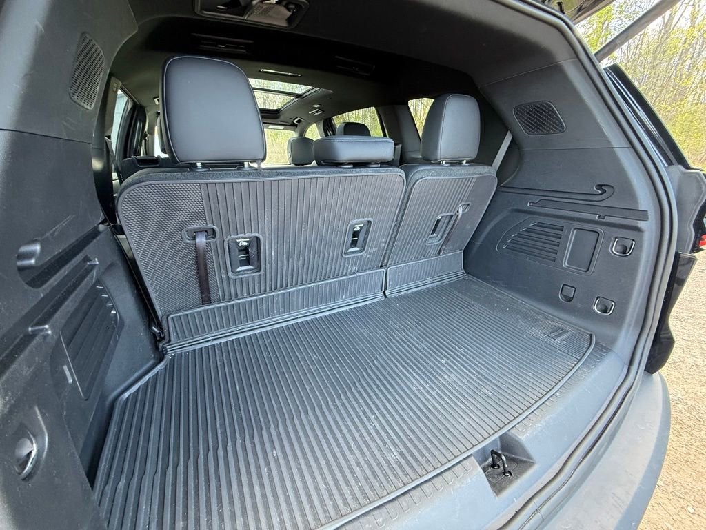 2024 GMC Acadia AT4