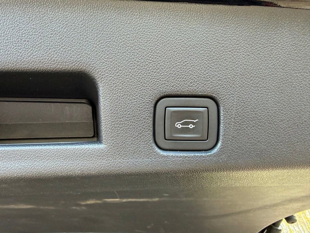 2024 GMC Acadia AT4