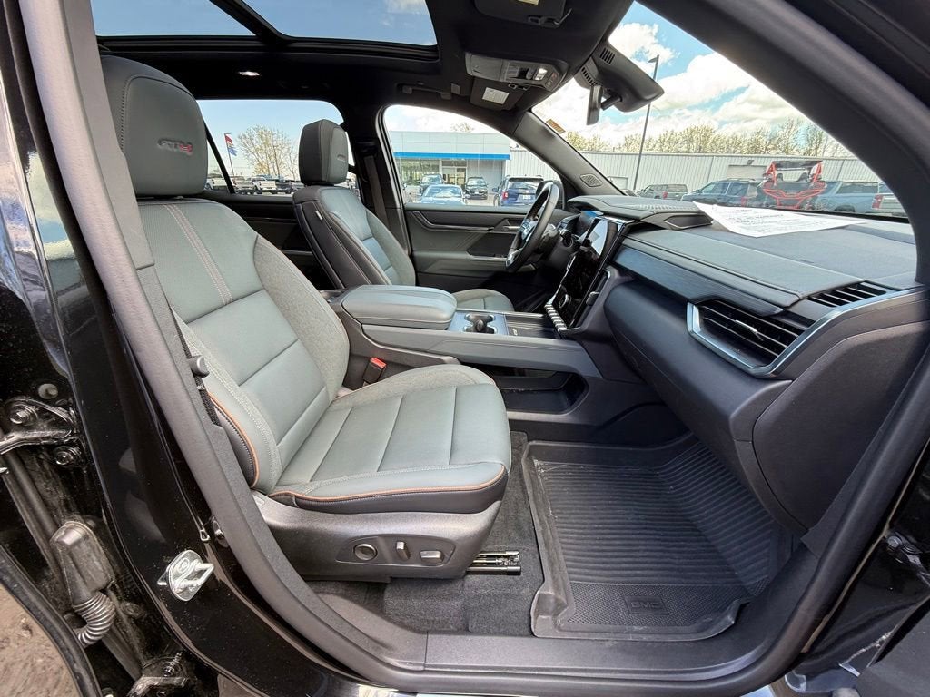 2024 GMC Acadia AT4