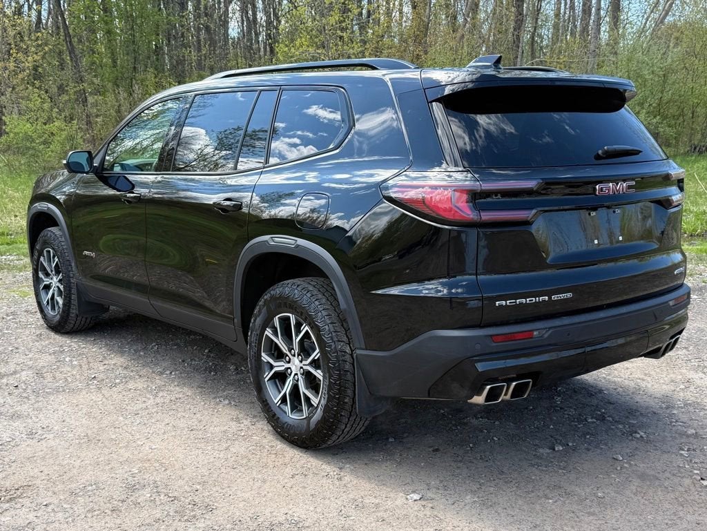 2024 GMC Acadia AT4