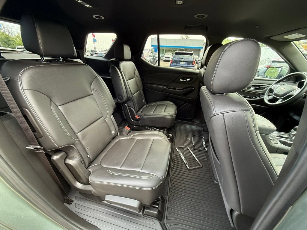 2023 Chevrolet Traverse LT Leather