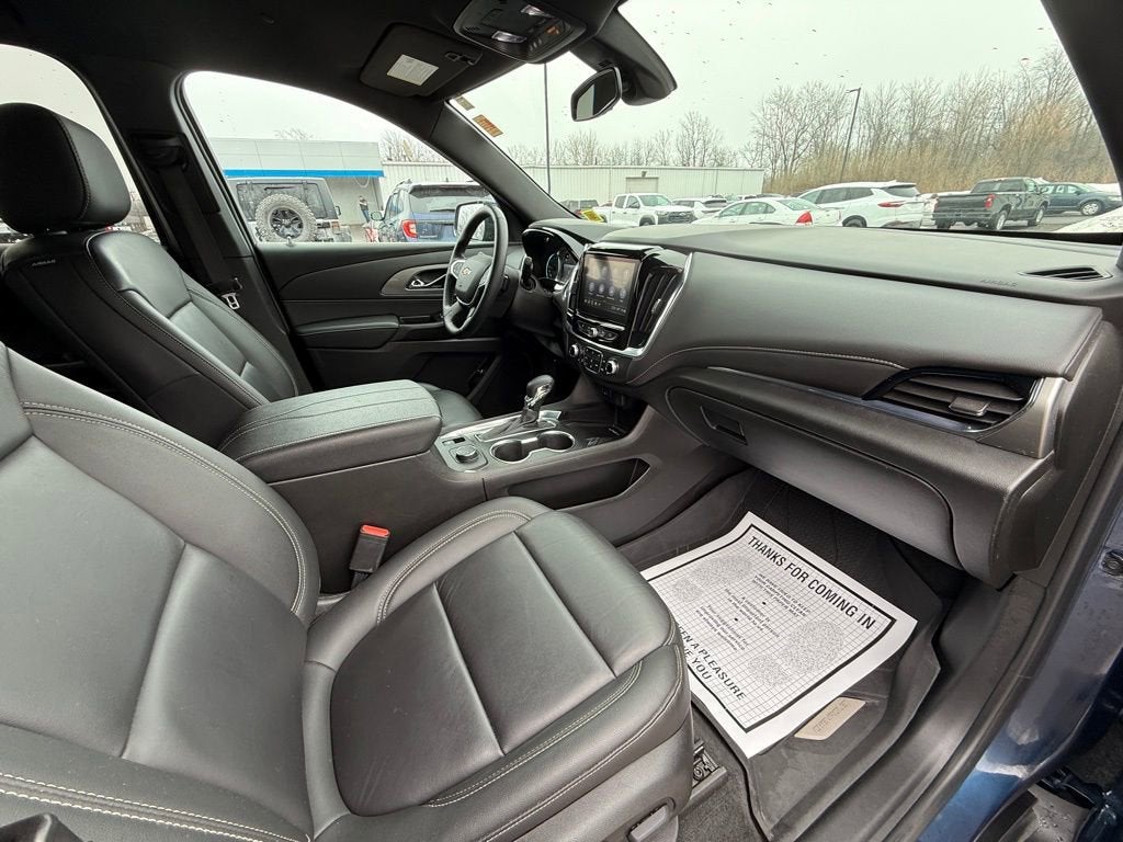 2023 Chevrolet Traverse LT Leather