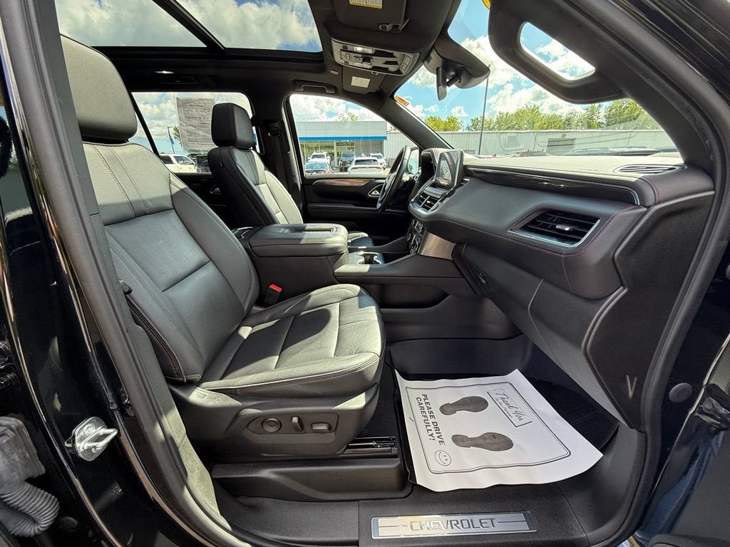 2023 Chevrolet Suburban RST