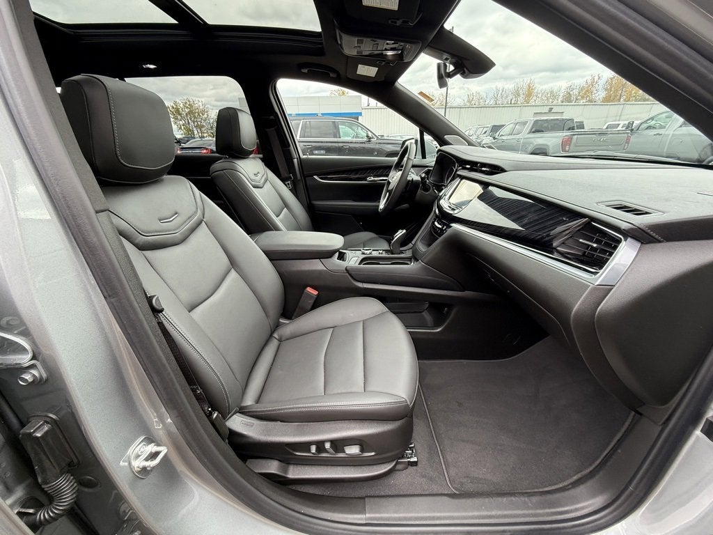 2025 Cadillac XT6 Premium Luxury