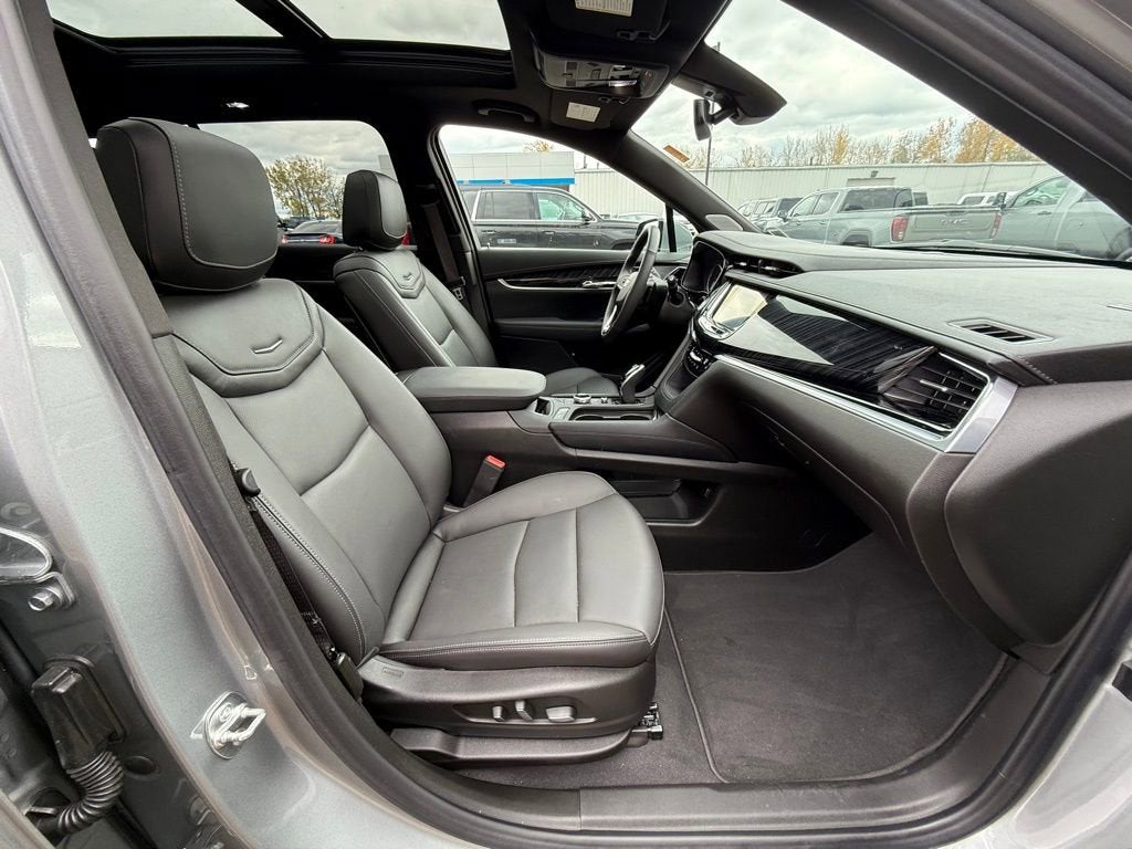 2025 Cadillac XT6 Premium Luxury