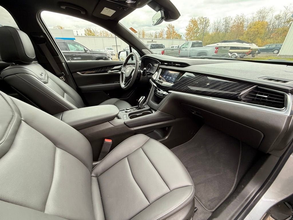 2025 Cadillac XT6 Premium Luxury