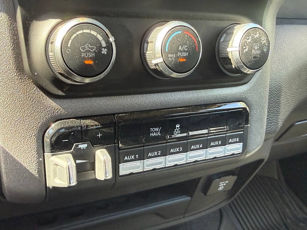 2019 RAM 2500 Tradesman Crew Cab 4x4 6'4" Box