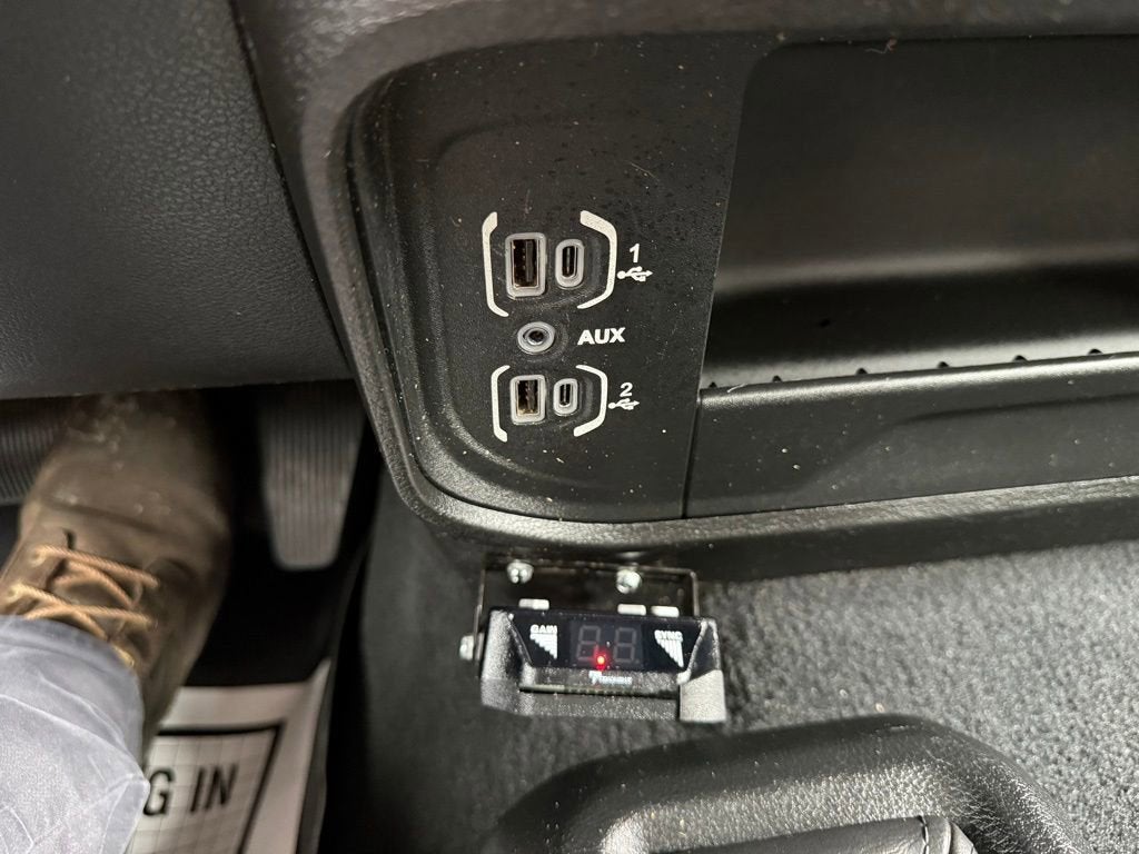 2020 RAM 2500 Tradesman Crew Cab 4X4 6'4" Box