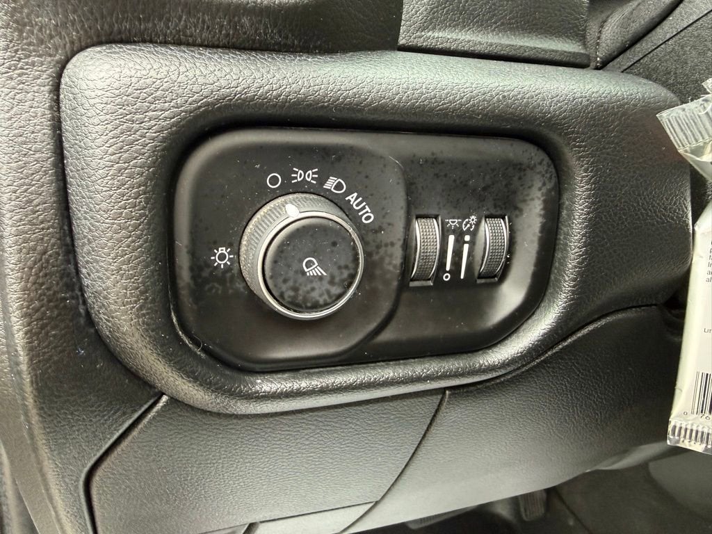 2020 RAM 2500 Tradesman Crew Cab 4X4 6'4" Box